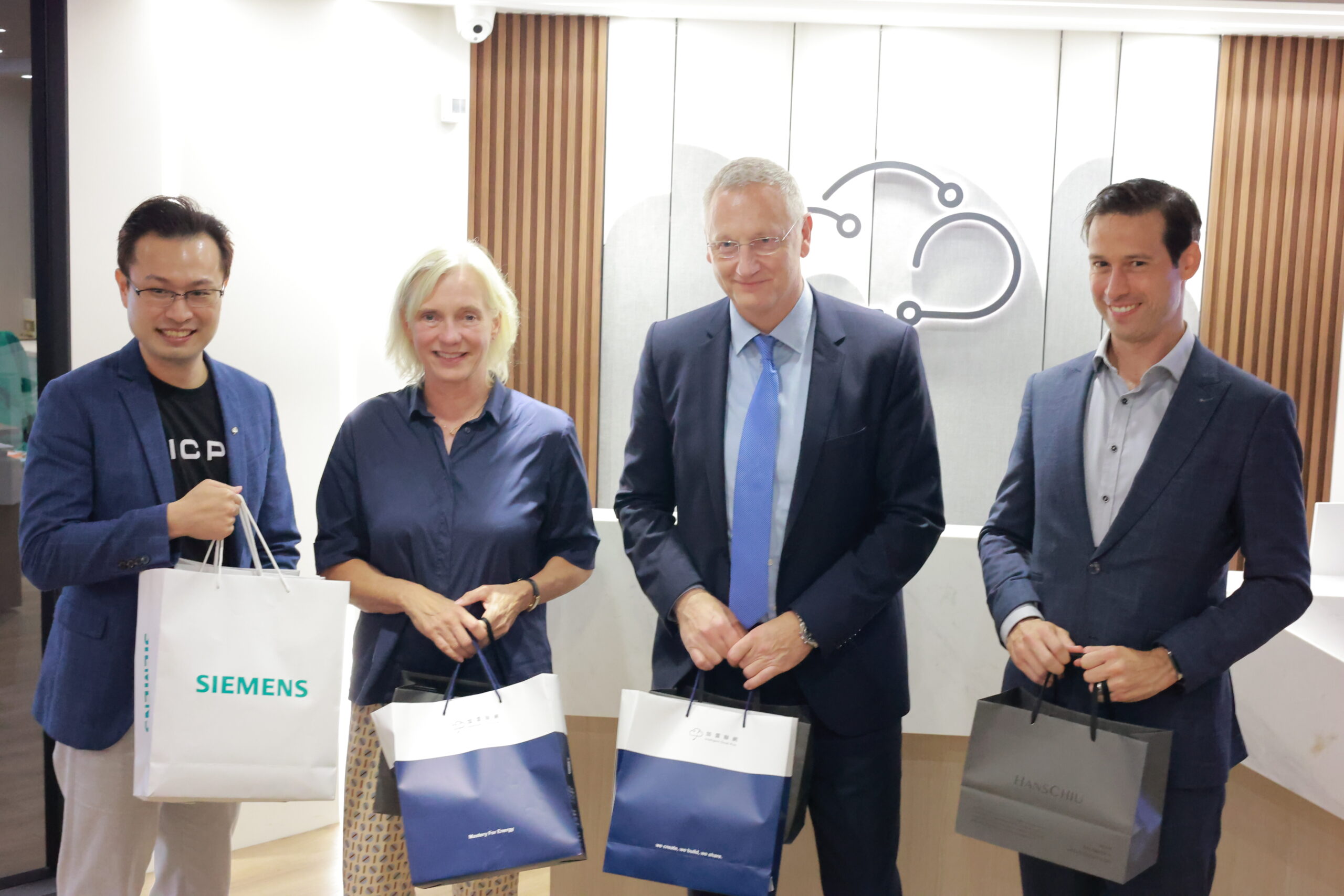 西門子電氣與自動化事業部 Global CEO 親訪加雲高雄總部